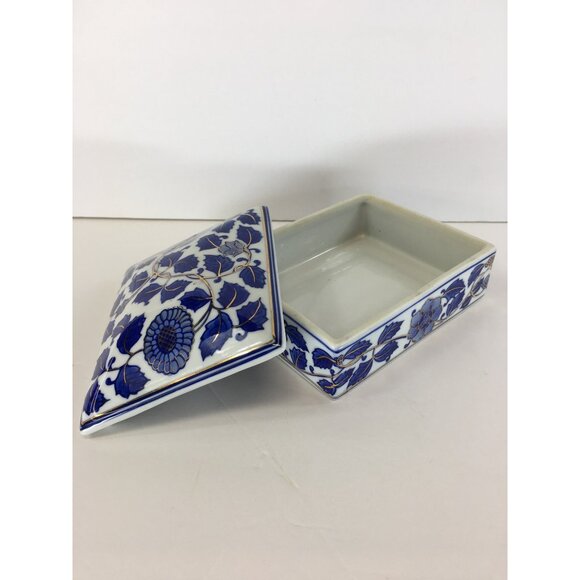 Vintage Blue & White Jewelry Trinket Box Porcelain Square Floral with Lid - Picture 16 of 16
